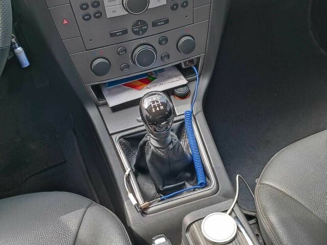 Серый Опель Вектра, объемом двигателя 2.2 л и пробегом 261 тыс. км за 5690 $, фото 17 на Automoto.ua