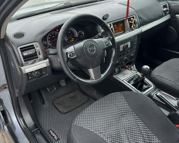 Серый Опель Вектра, объемом двигателя 2.2 л и пробегом 241 тыс. км за 4800 $, фото 10 на Automoto.ua