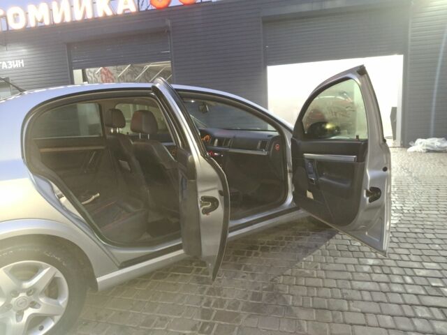 Серый Опель Вектра, объемом двигателя 2.2 л и пробегом 286 тыс. км за 4200 $, фото 1 на Automoto.ua