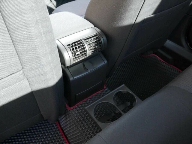 Серый Опель Вектра, объемом двигателя 2.2 л и пробегом 76 тыс. км за 7999 $, фото 19 на Automoto.ua