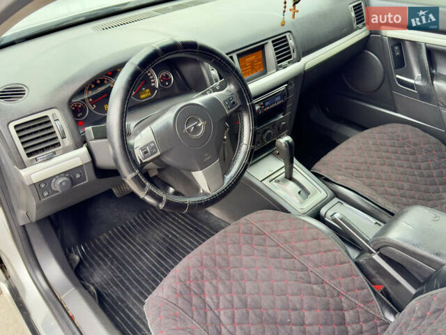 Сірий Опель Вектра, об'ємом двигуна 2.2 л та пробігом 250 тис. км за 4700 $, фото 7 на Automoto.ua