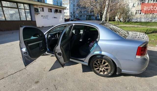 Серый Опель Вектра, объемом двигателя 2.2 л и пробегом 330 тыс. км за 6300 $, фото 10 на Automoto.ua