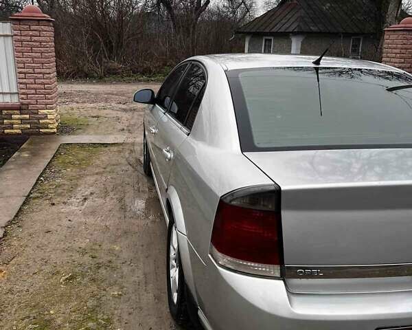 Серый Опель Вектра, объемом двигателя 2.2 л и пробегом 288 тыс. км за 4800 $, фото 5 на Automoto.ua