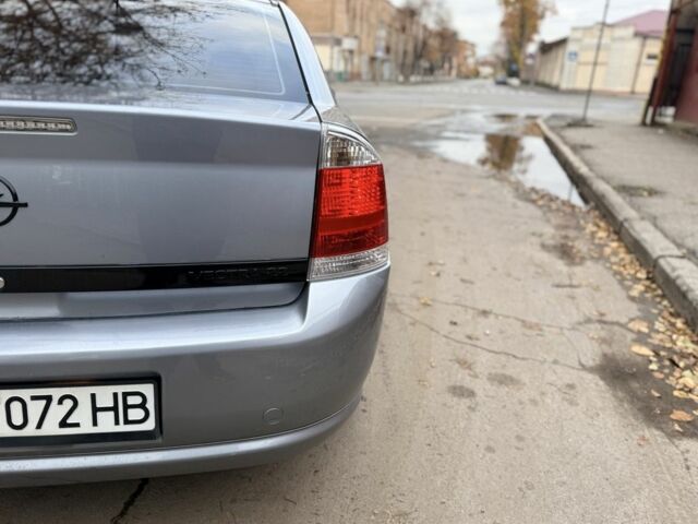 Серый Опель Вектра, объемом двигателя 2.2 л и пробегом 218 тыс. км за 6000 $, фото 8 на Automoto.ua