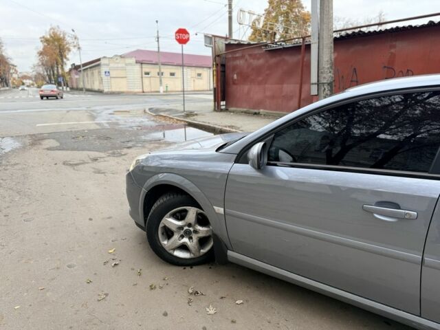 Серый Опель Вектра, объемом двигателя 2.2 л и пробегом 218 тыс. км за 6000 $, фото 3 на Automoto.ua