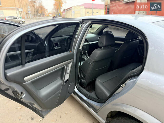 Серый Опель Вектра, объемом двигателя 2.2 л и пробегом 218 тыс. км за 6000 $, фото 17 на Automoto.ua