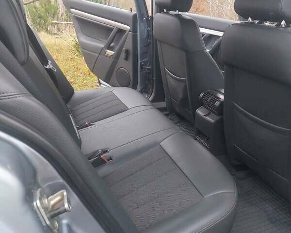 Серый Опель Вектра, объемом двигателя 2.2 л и пробегом 228 тыс. км за 4900 $, фото 6 на Automoto.ua