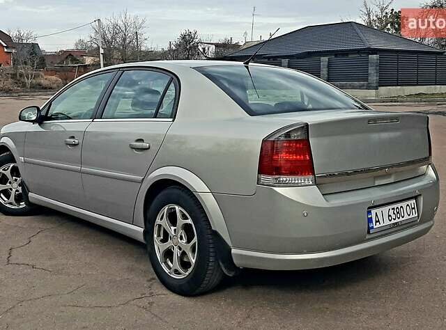 Серый Опель Вектра, объемом двигателя 2.2 л и пробегом 299 тыс. км за 6250 $, фото 5 на Automoto.ua