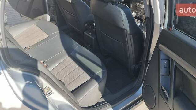 Серый Опель Вектра, объемом двигателя 2.2 л и пробегом 268 тыс. км за 5500 $, фото 13 на Automoto.ua