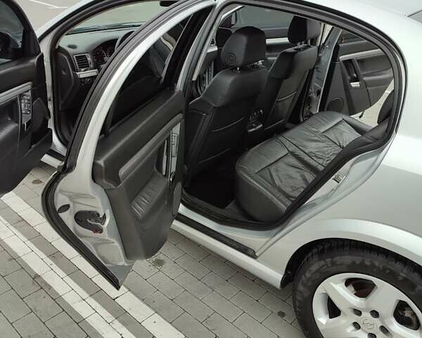 Опель Вектра 2008 в Умани на Automoto.ua Серый Опель Вектра, объемом двигателя 2.2 л и пробегом 240 тыс. км за 5500 $, фото 2 на Automoto.ua