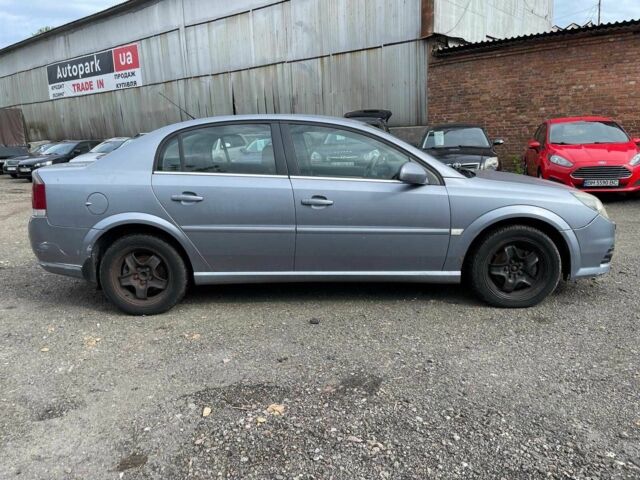 Серый Опель Вектра, объемом двигателя 2.2 л и пробегом 215 тыс. км за 3290 $, фото 4 на Automoto.ua