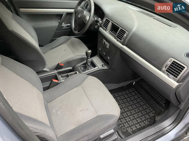 Сірий Опель Вектра, об'ємом двигуна 1.6 л та пробігом 250 тис. км за 4450 $, фото 16 на Automoto.ua