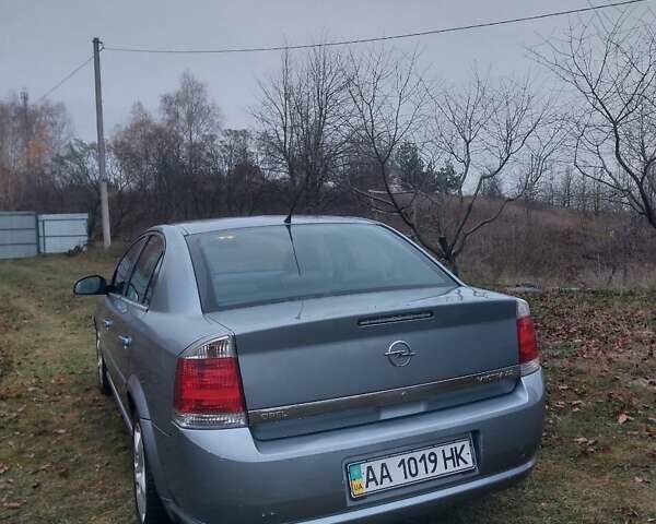 Сірий Опель Вектра, об'ємом двигуна 2.2 л та пробігом 228 тис. км за 4900 $, фото 2 на Automoto.ua
