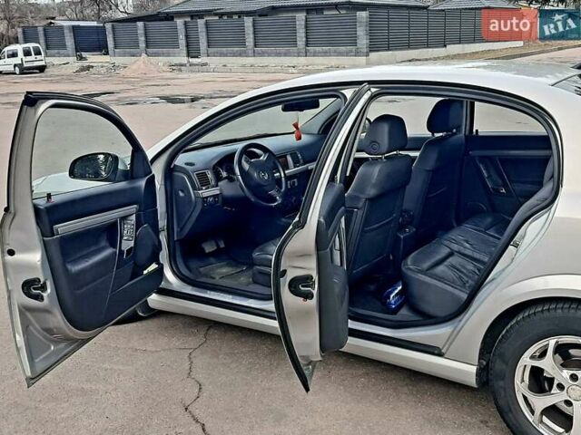 Серый Опель Вектра, объемом двигателя 2.2 л и пробегом 299 тыс. км за 6250 $, фото 12 на Automoto.ua