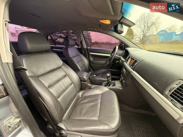 Серый Опель Вектра, объемом двигателя 2.2 л и пробегом 188 тыс. км за 5300 $, фото 8 на Automoto.ua