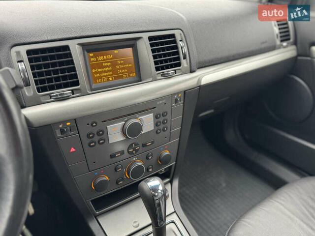 Серый Опель Вектра, объемом двигателя 2.2 л и пробегом 140 тыс. км за 6900 $, фото 28 на Automoto.ua