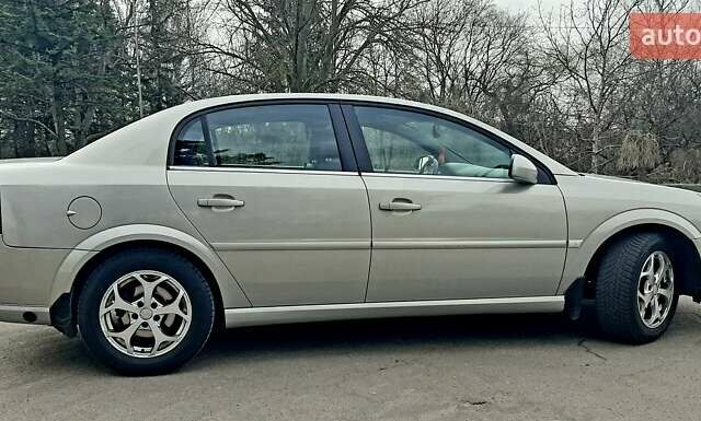 Серый Опель Вектра, объемом двигателя 2.2 л и пробегом 299 тыс. км за 6250 $, фото 8 на Automoto.ua