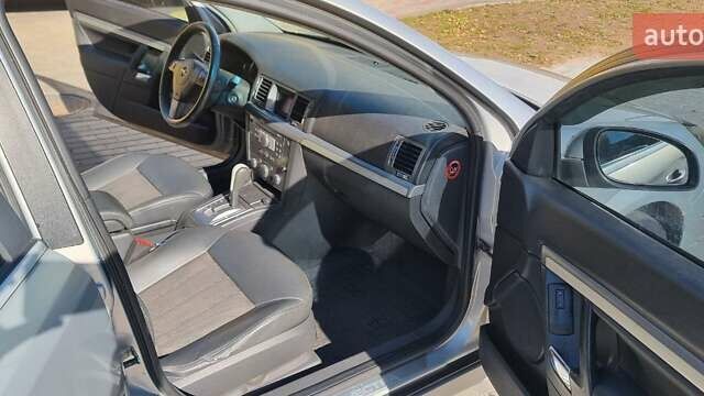 Серый Опель Вектра, объемом двигателя 2.2 л и пробегом 268 тыс. км за 5500 $, фото 7 на Automoto.ua