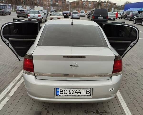 Опель Вектра 2008 в Умани на Automoto.ua Серый Опель Вектра, объемом двигателя 2.2 л и пробегом 240 тыс. км за 5500 $, фото 1 на Automoto.ua