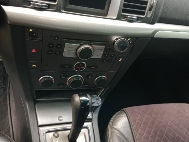 Серый Опель Вектра, объемом двигателя 2.2 л и пробегом 250 тыс. км за 6500 $, фото 8 на Automoto.ua