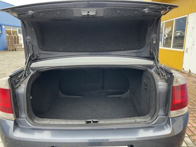 Сірий Опель Вектра, об'ємом двигуна 1.8 л та пробігом 101 тис. км за 4600 $, фото 7 на Automoto.ua