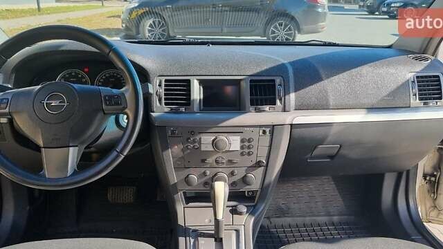 Серый Опель Вектра, объемом двигателя 2.2 л и пробегом 268 тыс. км за 5500 $, фото 12 на Automoto.ua