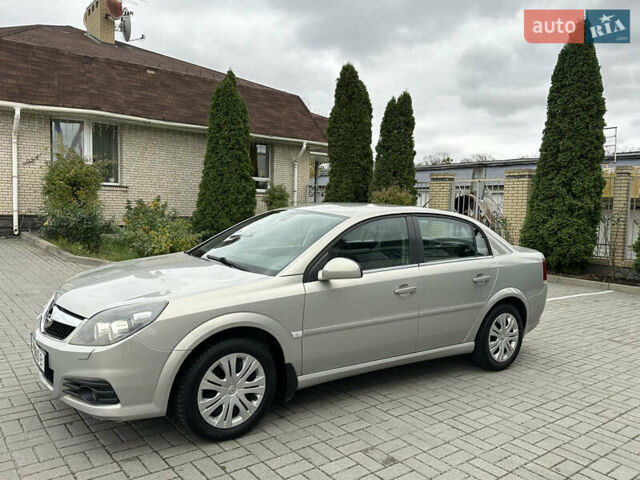 Сірий Опель Вектра, об'ємом двигуна 2.2 л та пробігом 232 тис. км за 4350 $, фото 2 на Automoto.ua