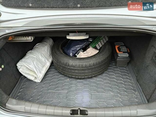 Серый Опель Вектра, объемом двигателя 2.2 л и пробегом 228 тыс. км за 7000 $, фото 6 на Automoto.ua