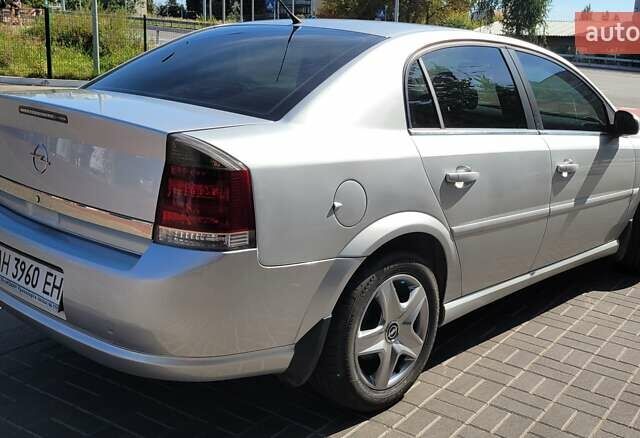 Сірий Опель Вектра, об'ємом двигуна 2.2 л та пробігом 307 тис. км за 5600 $, фото 4 на Automoto.ua