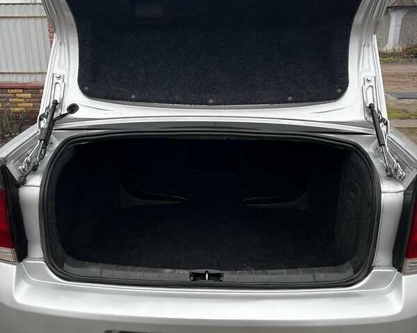 Серый Опель Вектра, объемом двигателя 2.2 л и пробегом 288 тыс. км за 4800 $, фото 3 на Automoto.ua