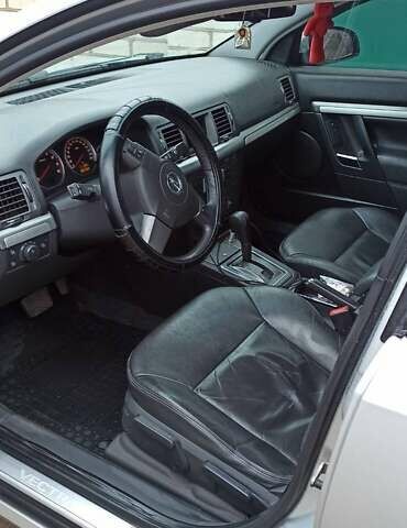 Сірий Опель Вектра, об'ємом двигуна 2.2 л та пробігом 369 тис. км за 6000 $, фото 2 на Automoto.ua