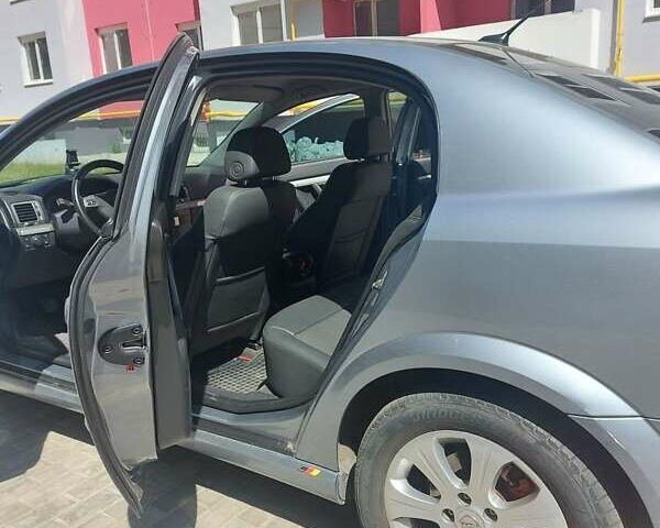 Сірий Опель Вектра, об'ємом двигуна 1.9 л та пробігом 210 тис. км за 6100 $, фото 1 на Automoto.ua