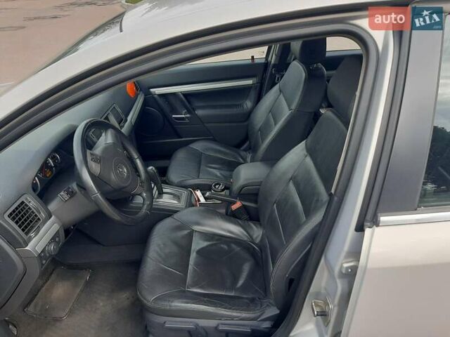 Серый Опель Вектра, объемом двигателя 2.2 л и пробегом 299 тыс. км за 6250 $, фото 10 на Automoto.ua