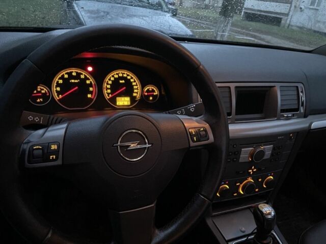 Сірий Опель Вектра, об'ємом двигуна 2.2 л та пробігом 232 тис. км за 5200 $, фото 4 на Automoto.ua