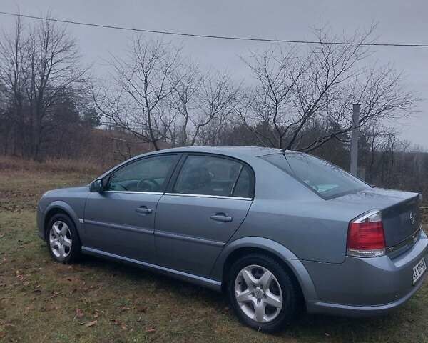 Серый Опель Вектра, объемом двигателя 2.2 л и пробегом 228 тыс. км за 4900 $, фото 1 на Automoto.ua