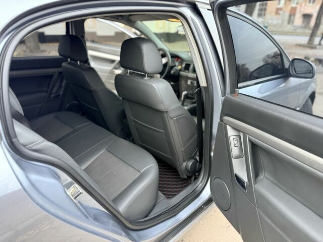 Серый Опель Вектра, объемом двигателя 2.2 л и пробегом 218 тыс. км за 6000 $, фото 20 на Automoto.ua