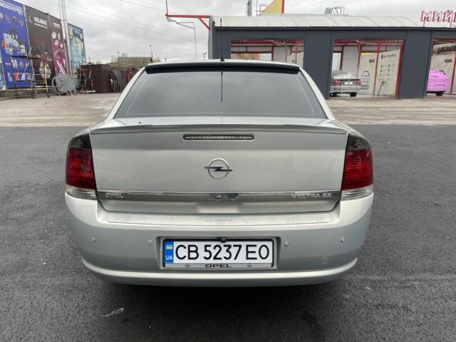 Сірий Опель Вектра, об'ємом двигуна 2.2 л та пробігом 220 тис. км за 4850 $, фото 4 на Automoto.ua