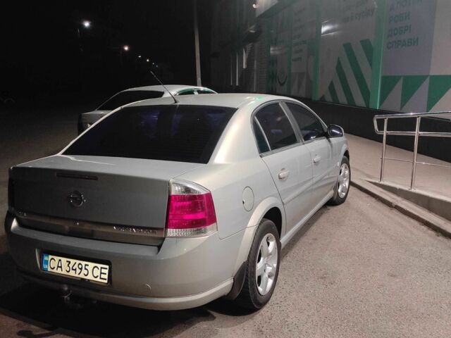 Опель Вектра 2008 в Шполе на Automoto.ua Серый Опель Вектра, объемом двигателя 1.9 л и пробегом 190 тыс. км за 5226 $, фото 4 на Automoto.ua