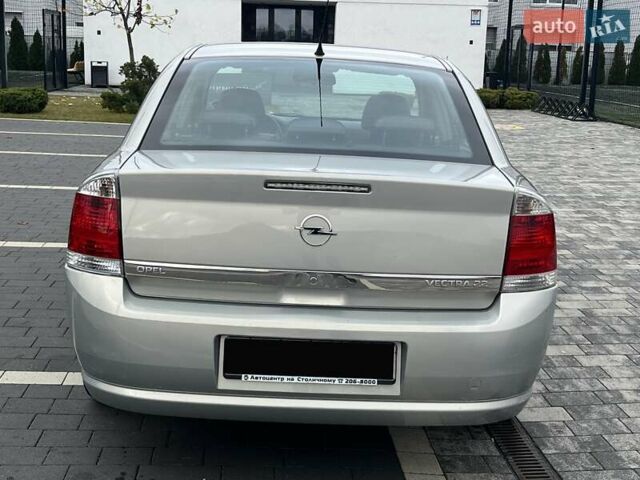 Сірий Опель Вектра, об'ємом двигуна 2.2 л та пробігом 138 тис. км за 6500 $, фото 5 на Automoto.ua
