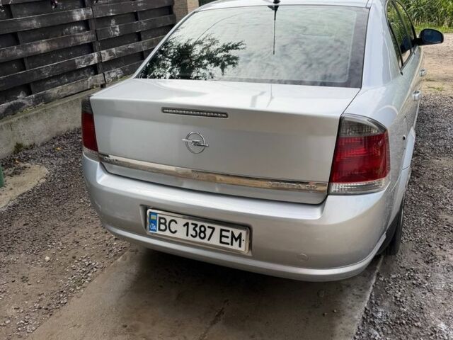Сірий Опель Вектра, об'ємом двигуна 2.2 л та пробігом 184 тис. км за 5014 $, фото 2 на Automoto.ua