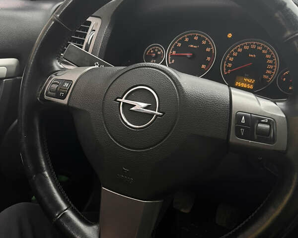 Серый Опель Вектра, объемом двигателя 2.2 л и пробегом 360 тыс. км за 6000 $, фото 3 на Automoto.ua