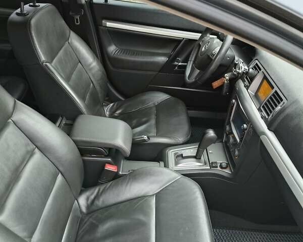 Серый Опель Вектра, объемом двигателя 2.2 л и пробегом 228 тыс. км за 7000 $, фото 4 на Automoto.ua