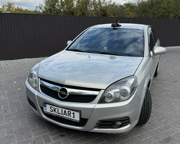 Серый Опель Вектра, объемом двигателя 2.2 л и пробегом 258 тыс. км за 5500 $, фото 2 на Automoto.ua