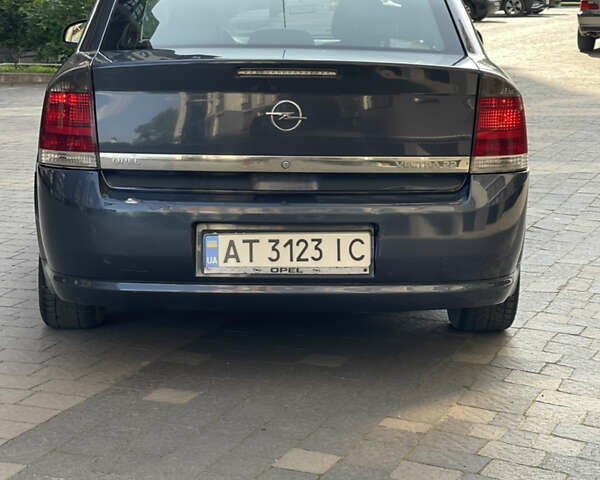 Опель Вектра 2008 в Ивано-Франковске на Automoto.ua Серый Опель Вектра, объемом двигателя 2.2 л и пробегом 160 тыс. км за 5900 $, фото 5 на Automoto.ua