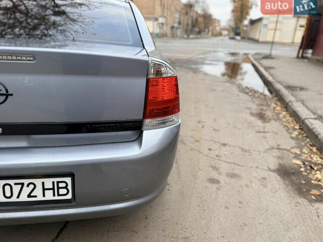 Серый Опель Вектра, объемом двигателя 2.2 л и пробегом 218 тыс. км за 6000 $, фото 8 на Automoto.ua