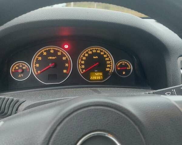 Серый Опель Вектра, объемом двигателя 2.2 л и пробегом 228 тыс. км за 4900 $, фото 3 на Automoto.ua