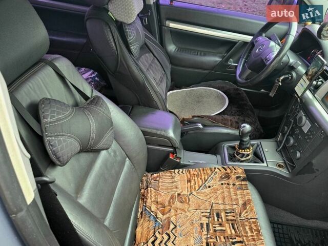 Серый Опель Вектра, объемом двигателя 2.2 л и пробегом 189 тыс. км за 5999 $, фото 15 на Automoto.ua