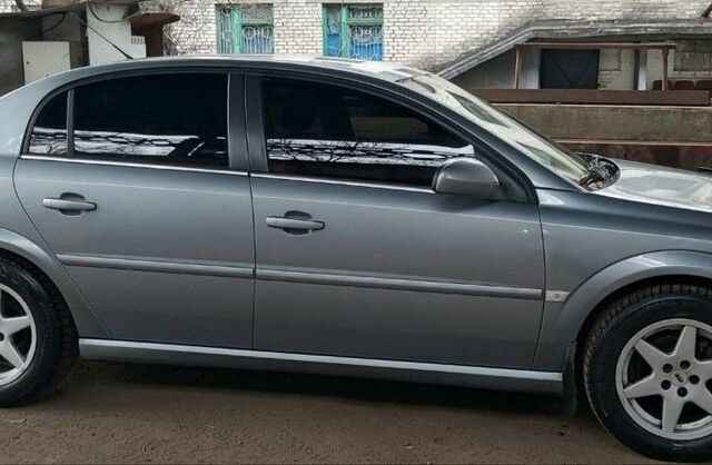 Серый Опель Вектра, объемом двигателя 2.2 л и пробегом 253 тыс. км за 4500 $, фото 1 на Automoto.ua