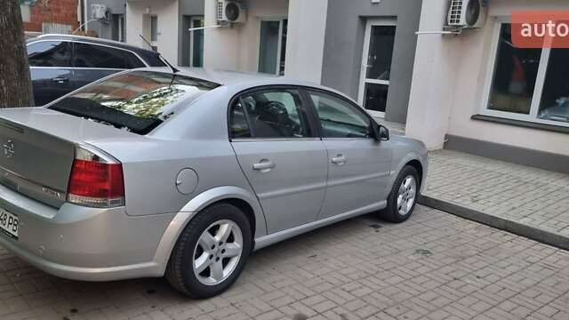 Сірий Опель Вектра, об'ємом двигуна 1.8 л та пробігом 173 тис. км за 4000 $, фото 1 на Automoto.ua