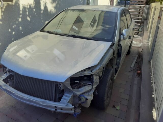 Сірий Опель Вектра, об'ємом двигуна 2 л та пробігом 152 тис. км за 3500 $, фото 5 на Automoto.ua